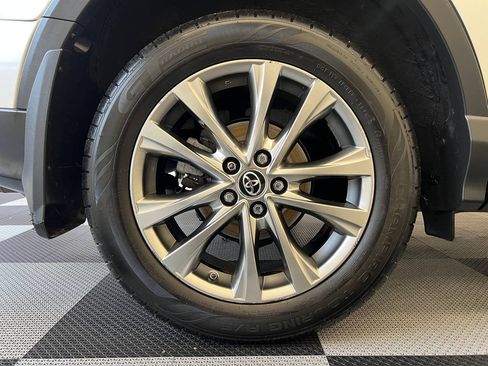 Used 2016 Toyota RAV4 Limited image 31