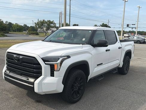 Used 2025 Toyota Tundra SR5 w/ SR5 Convenience Package AWD/4WD image 1