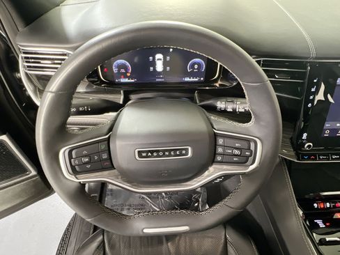 Used 2022 Jeep Wagoneer Series II image 10