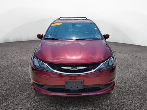 Used 2021 Chrysler Voyager Lxi FWD image 2