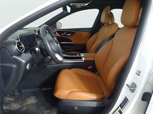 Used 2025 Mercedes-Benz C 300 4MATIC Sedan image 27