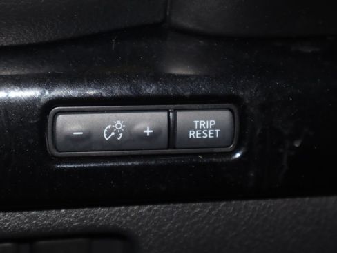 Used 2021 Nissan Titan SV w/ SV Convenience Package AWD/4WD image 22