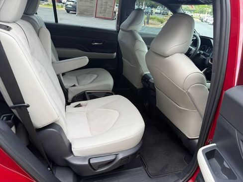 Certified 2026 Toyota Grand Highlander AWD Hybrid image 9