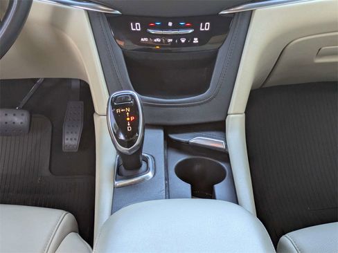 Used 2019 Cadillac XT5 FWD image 18