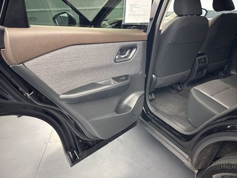 Used 2023 Nissan Rogue SV image 35