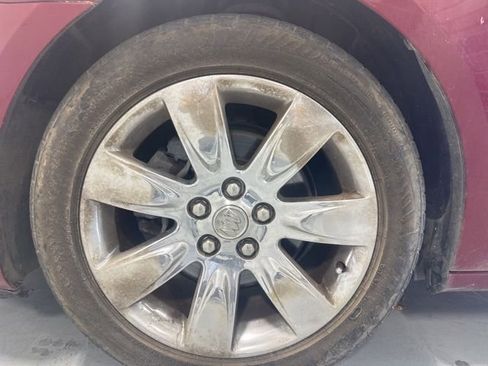 Used 2010 Buick LaCrosse CXS image 11