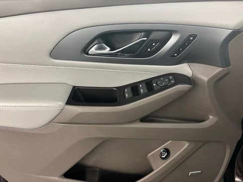 Used 2020 Chevrolet Traverse Premier image 23