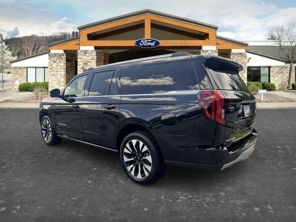 Used 2025 Ford Expedition Max Platinum w/ Driver's Package AWD/4WD image 6