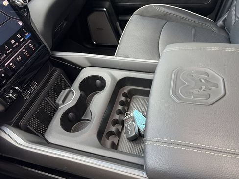Used 2025 RAM 2500 Laramie AWD/4WD image 20