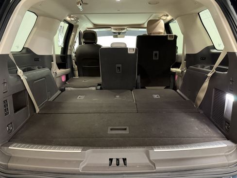 Used 2024 Lincoln Navigator Premiere image 31