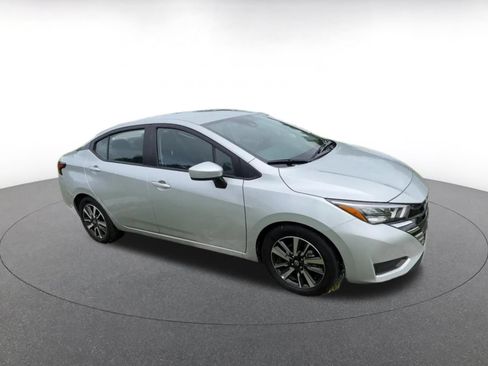 Used 2025 Nissan Versa SV FWD image 2