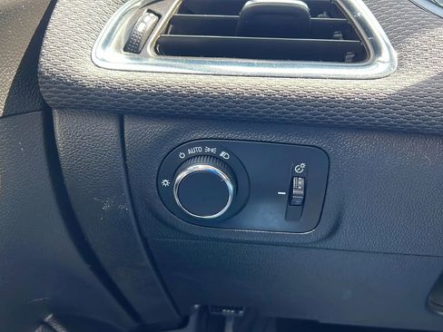 Used 2016 Chevrolet Cruze LS image 27