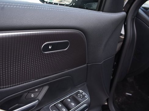 Used 2022 Mercedes-Benz GLA 250 4MATIC image 14