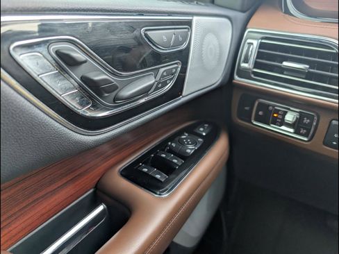 Used 2024 Lincoln Navigator L Reserve AWD/4WD image 19