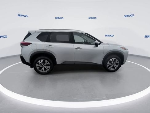 Used 2022 Nissan Rogue SV w/ SV Premium Package image 9