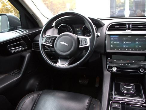 Used 2020 Jaguar F-PACE Prestige AWD/4WD image 38