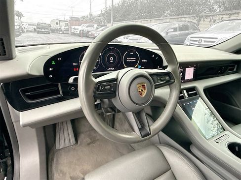Used 2021 Porsche Taycan image 12
