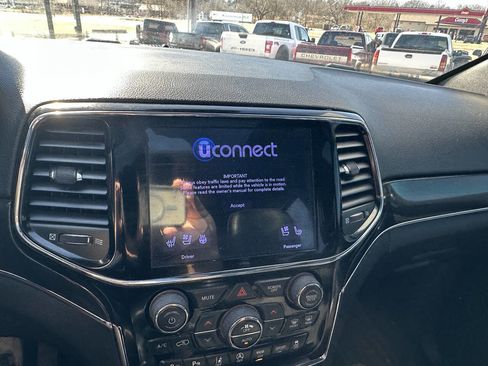 Used 2019 Jeep Grand Cherokee Trailhawk image 15