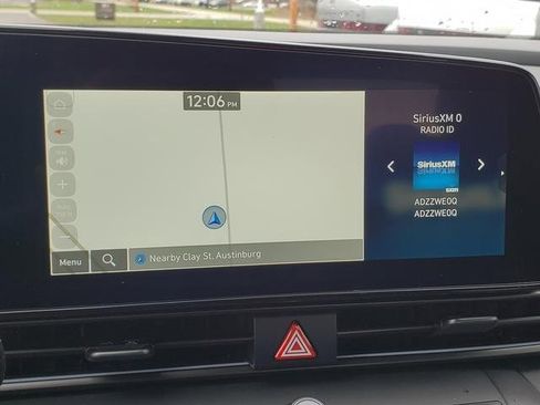 New 2025 Hyundai Elantra SEL image 18