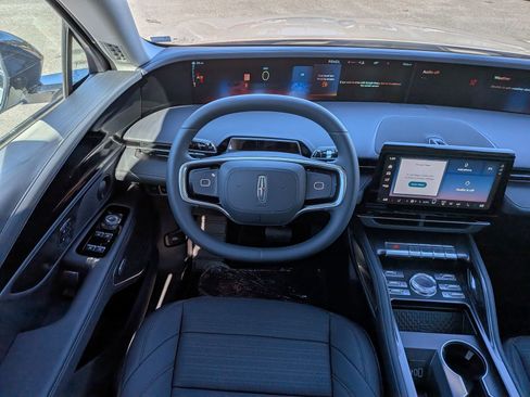 New 2026 Lincoln Nautilus Reserve image 19