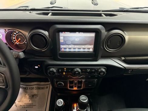 Used 2023 Jeep Gladiator Sport image 52