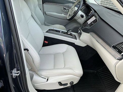 Used 2023 Volvo XC90 B6 Plus w/ Protection Package Premier AWD/4WD image 21