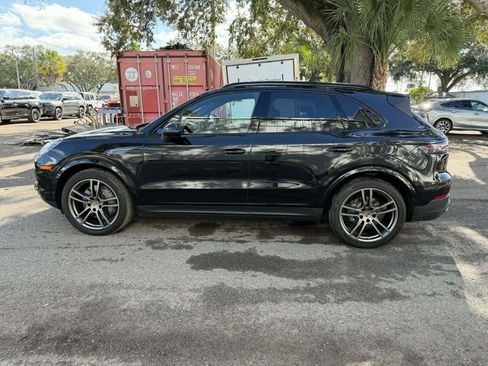 Used 2023 Porsche Cayenne S image 3