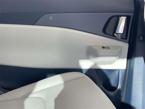 New 2026 Kia Carnival EX image 16