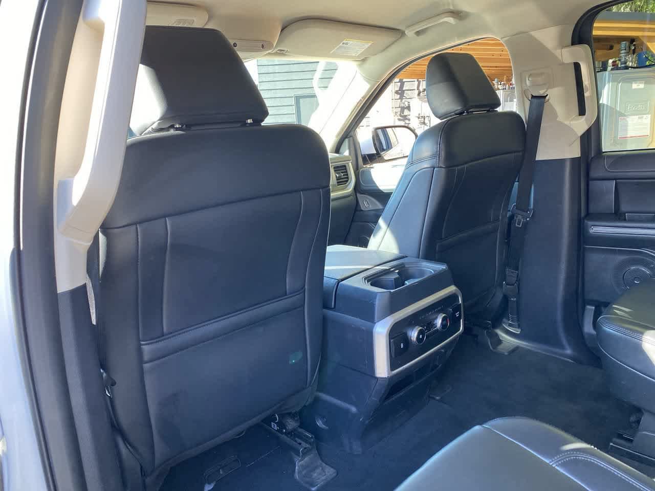 Used 2024 Ford Expedition XLT AWD/4WD image 14