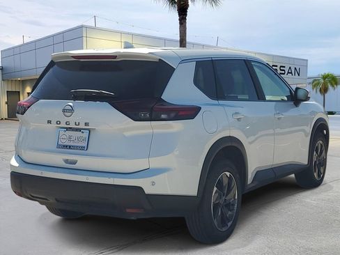 Certified 2025 Nissan Rogue SV FWD image 6
