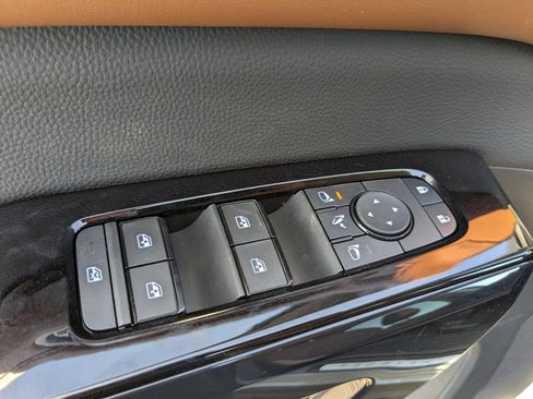 New 2026 Nissan Pathfinder Platinum w/ Cargo Package FWD image 17