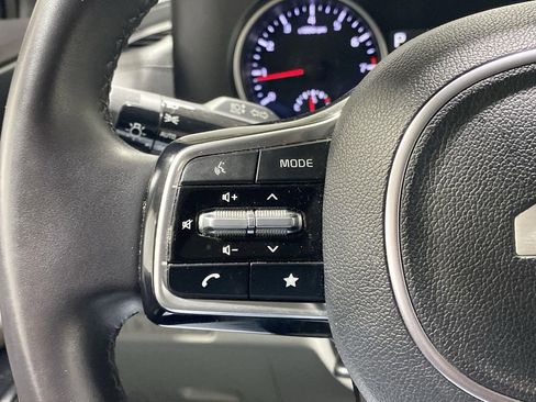 Used 2024 Kia Carnival LX FWD image 32