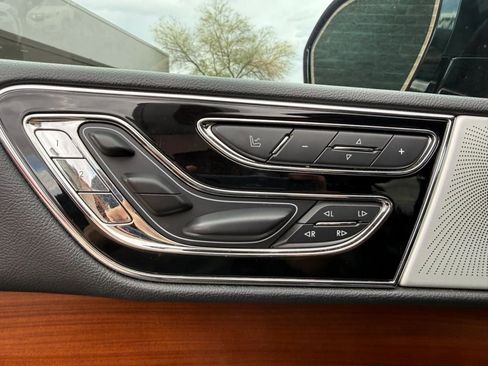 Used 2018 Lincoln Navigator L Reserve image 40