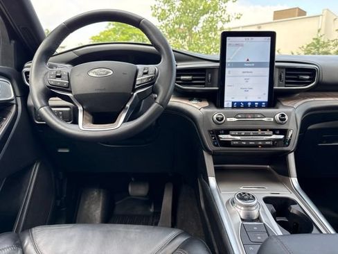 Used 2020 Ford Explorer Platinum w/ Premium Technology Package AWD/4WD image 25