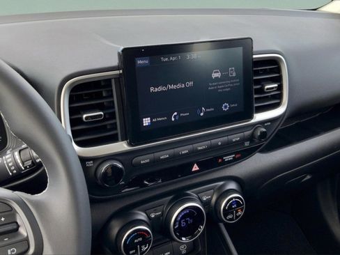 New 2025 Hyundai Venue SEL image 11