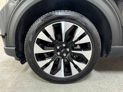 Used 2025 Ford Explorer Platinum w/ LUX Leather Package AWD/4WD image 45