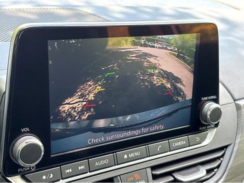 Certified 2025 Nissan Altima 2.5 SV FWD image 11