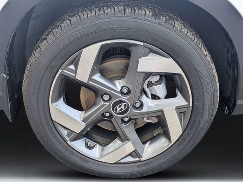 Used 2025 Hyundai Venue Limited FWD image 40
