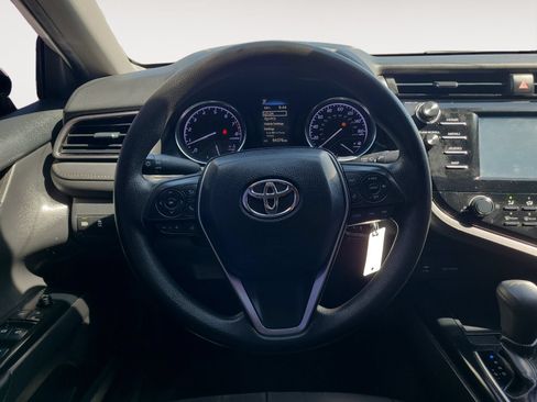 Used 2019 Toyota Camry LE FWD image 12