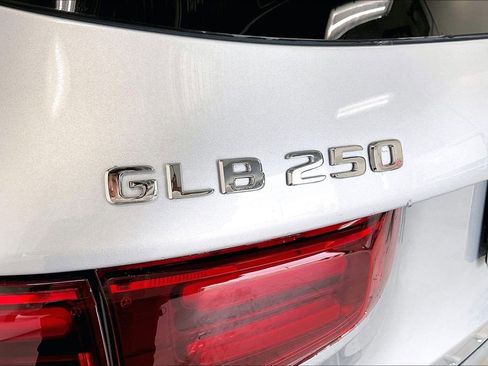 New 2026 Mercedes-Benz GLB 250 4MATIC image 15