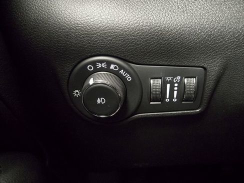 Used 2022 Jeep Compass Altitude image 23