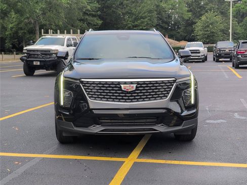 Used 2025 Cadillac XT4 Premium Luxury FWD image 10