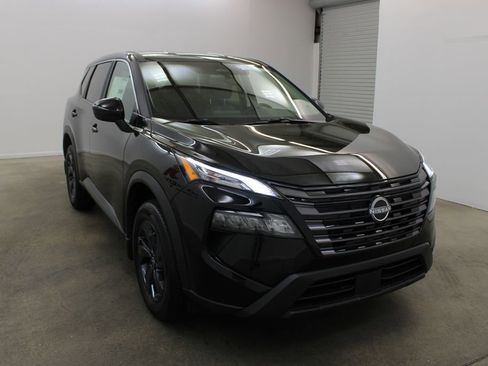 New 2026 Nissan Rogue SV FWD image 6