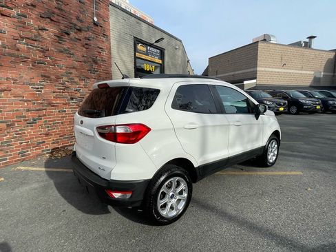 Used 2018 Ford EcoSport SE image 3