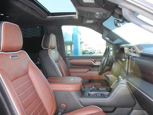 Used 2025 GMC Sierra 2500 Denali Ultimate AWD/4WD image 16