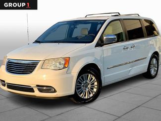 Used 2012 Chrysler Town & Country Limited w/ Luxury Group image 1
