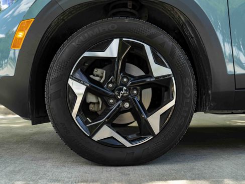 Used 2025 Kia Seltos S FWD image 14