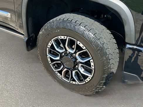 Used 2024 Chevrolet Silverado 2500 High Country w/ High Country Premium Package AWD/4WD image 32