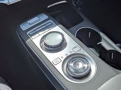 Used 2022 Genesis GV70 2.5T w/ Select Package AWD/4WD image 12