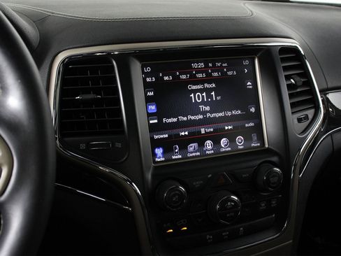 Used 2015 Jeep Grand Cherokee Overland image 9